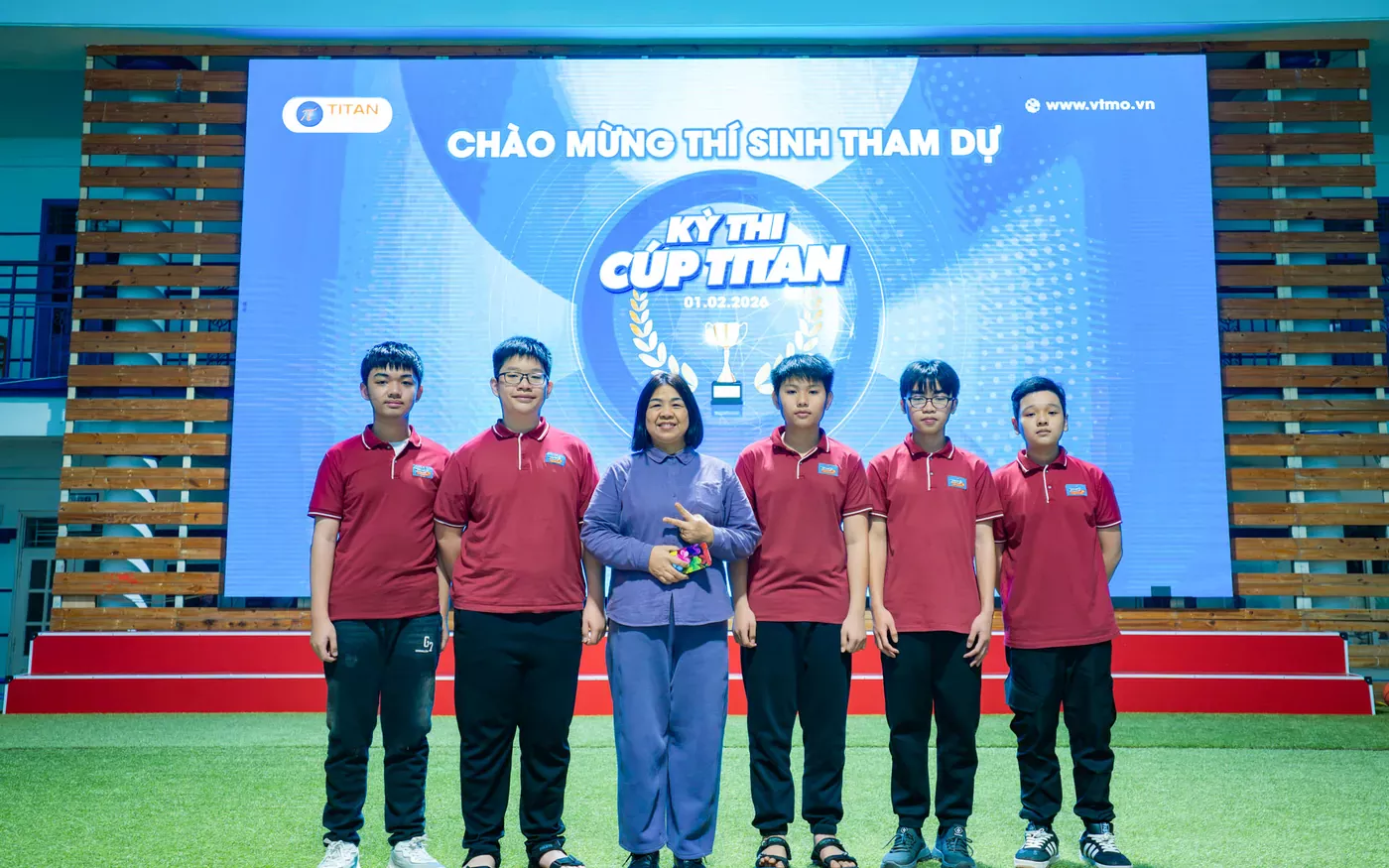hinh ky thi cup Titan (2)