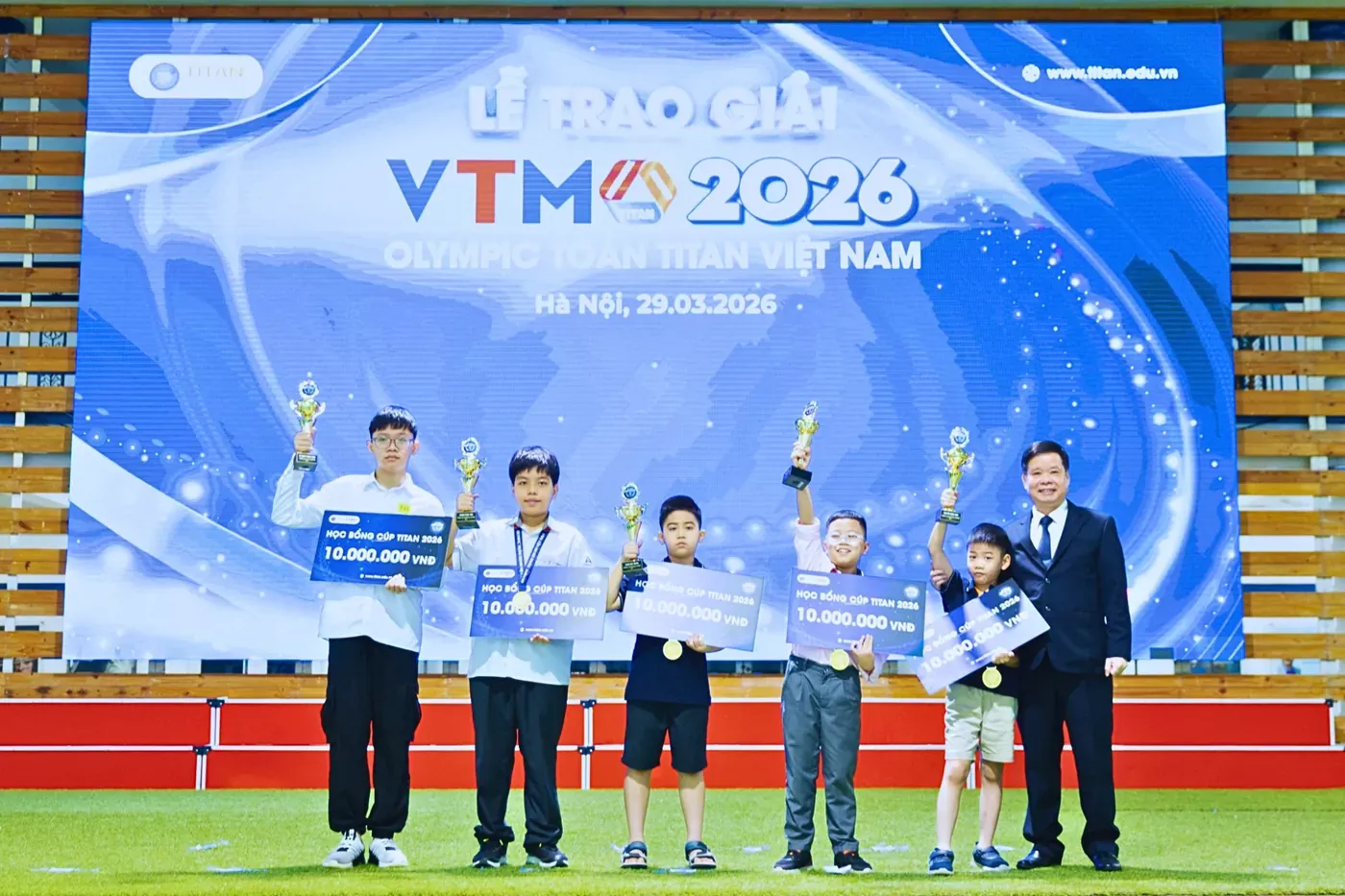 GIẢI THƯỞNG KỲ THI CÚP TITAN 2027
